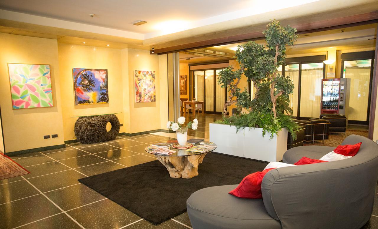 Art Hotel Milano Prato  Exterior photo